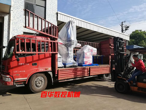 卡盘管道自动焊机加切断坡口机发往杭州