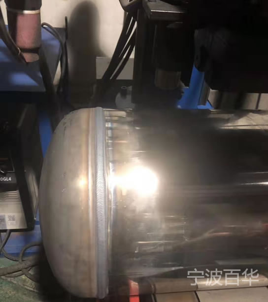 压紧管道自动焊机罐体工件焊接