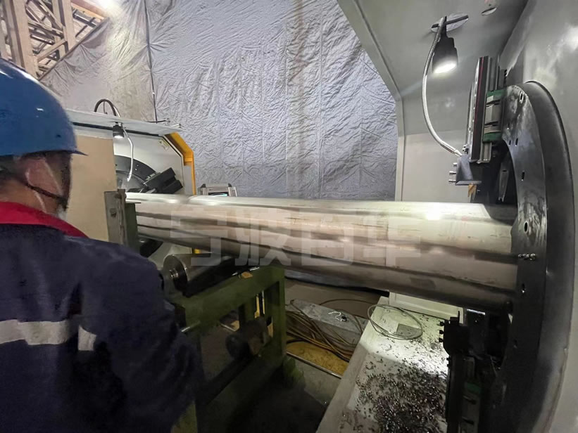 江苏无锡某金属制品企业运用数控型管道切断坡口一体机切割坡口预制不锈钢