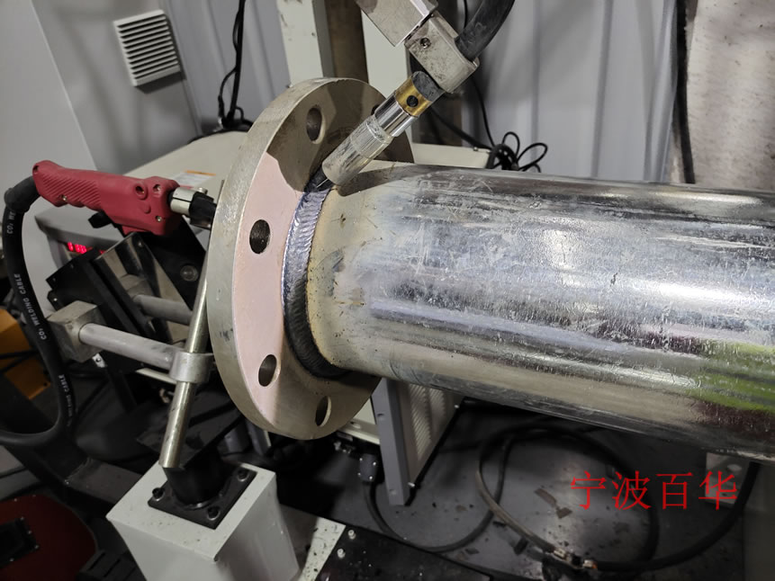 用气保焊管道自动焊机对镀锌管法兰管焊接