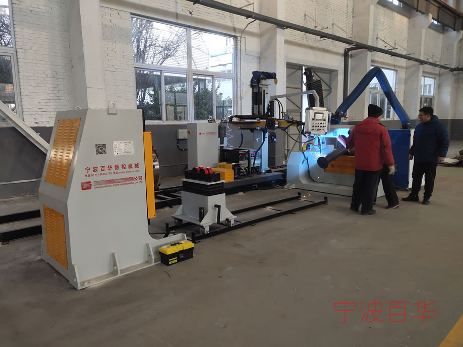 天津安装工程工厂管道预制生产线：管道自动焊机和相贯线切割机
